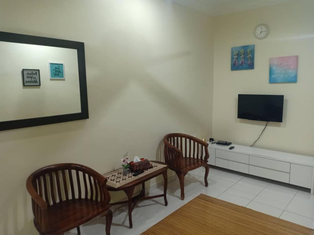 Kh Homestay Comfy N Calm Seri Manjung Luaran gambar