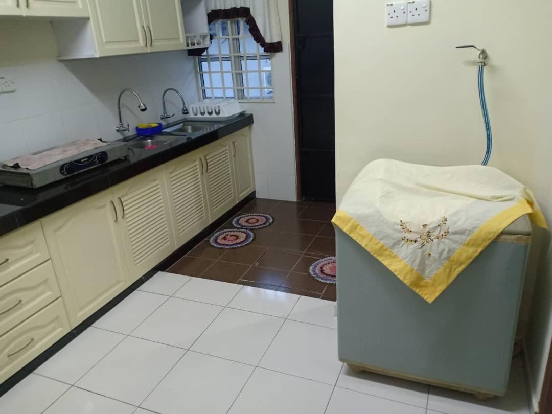 Kh Homestay Comfy N Calm Seri Manjung Luaran gambar